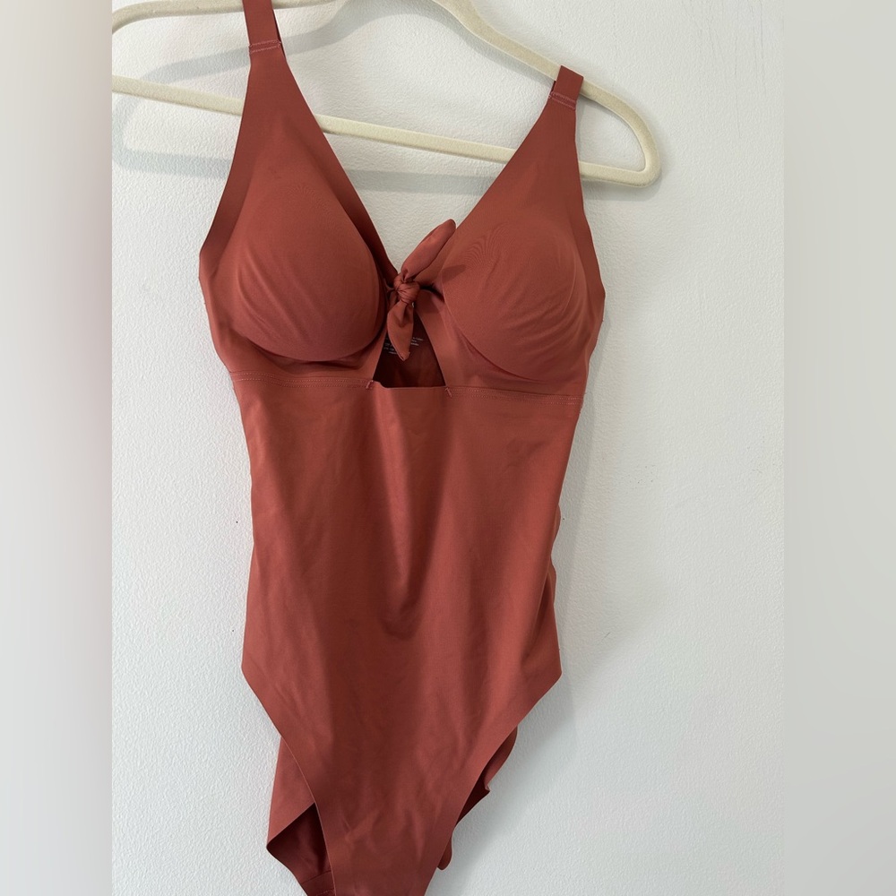 KNIX - Peekaboo Tie One Piece Cutout V-Neck Swimsuit Size M - Picture 2 of 9